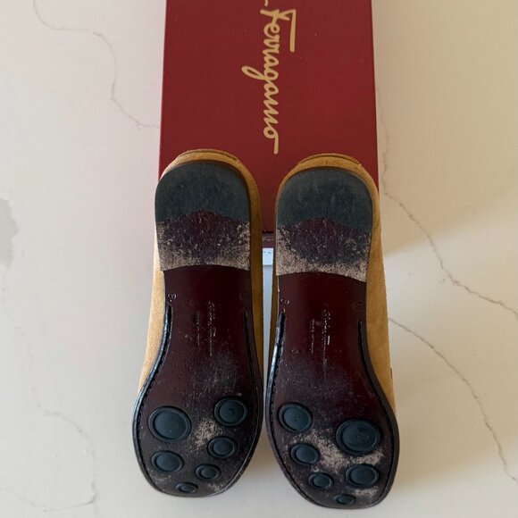 Ferragamo Women display picture 3